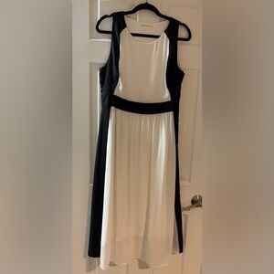 Beautiful Long, Sleeveless, Black & White Rhyme & Echo Formal Dress.